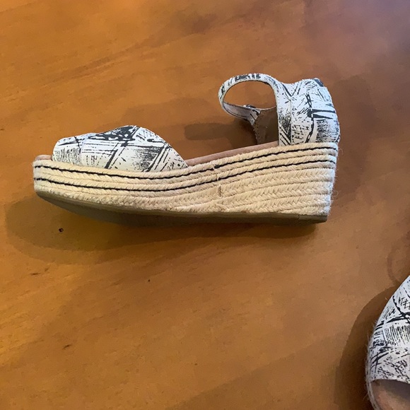 Tom’s EUC 8.5 Wedges - Picture 3 of 9